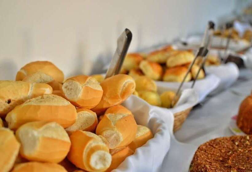 בית מלון כפרי Thanharu Praia