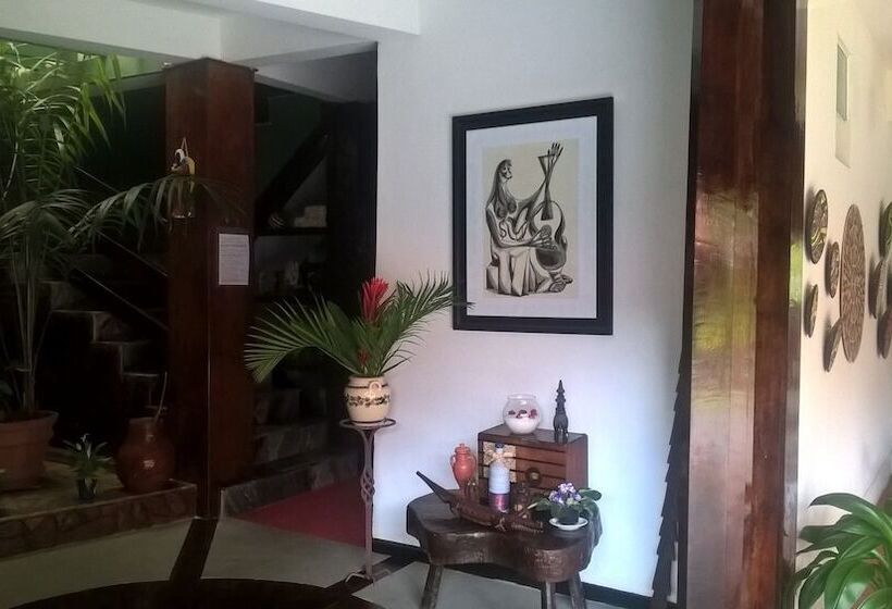Voa Hotel Manaká