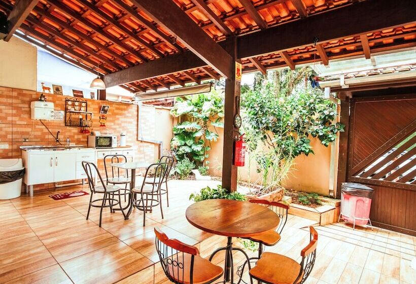 הוסטל Velinn Pousada Praia Do Pereque