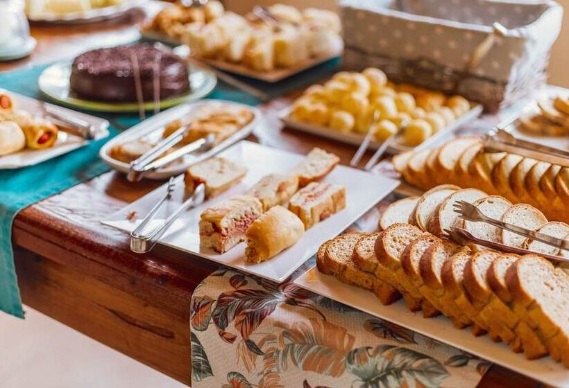 הוסטל Velinn Pousada Praia Do Pereque