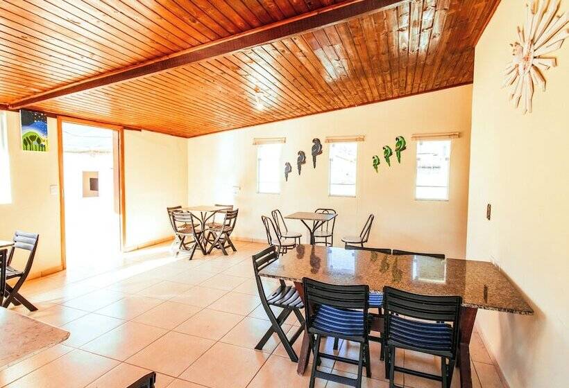 הוסטל Velinn Pousada Praia Do Pereque