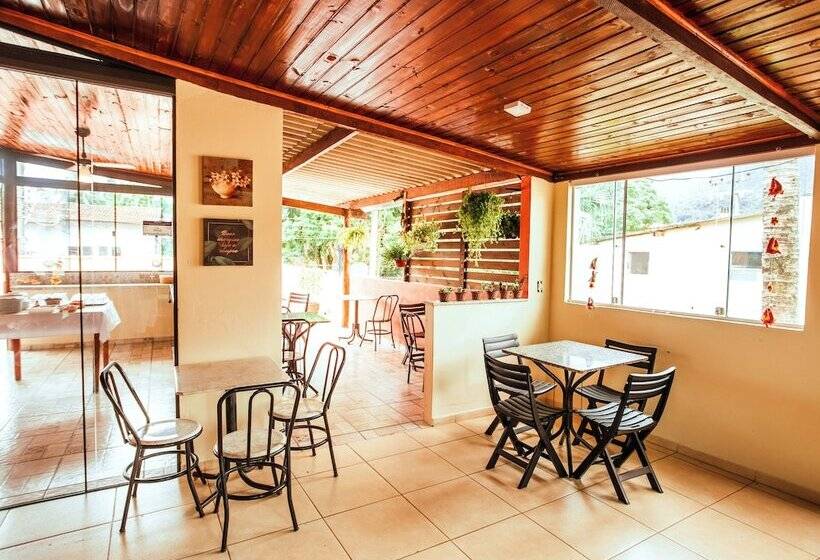 הוסטל Velinn Pousada Praia Do Pereque