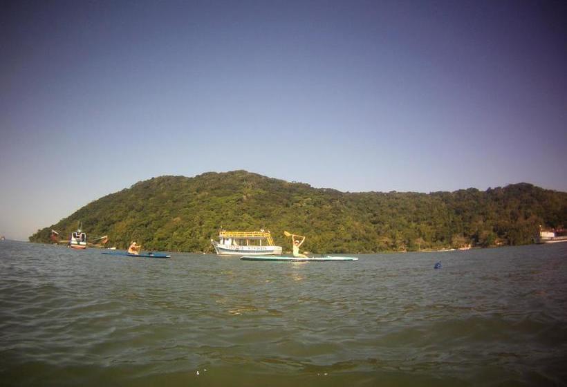 Bertioga Beach Hostel