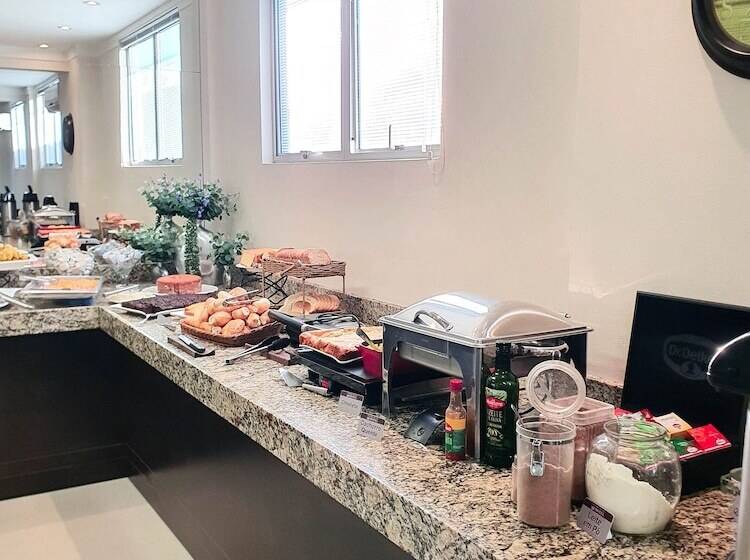 ホテル Avenida Palace