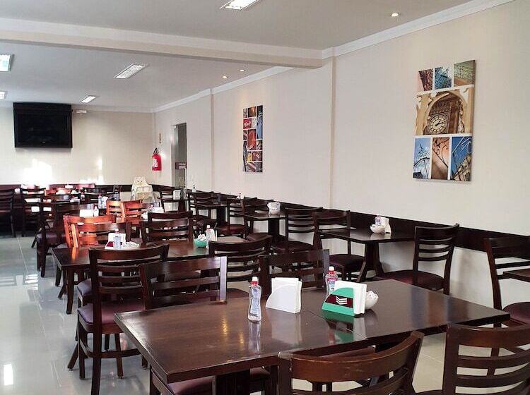 ホテル Avenida Palace