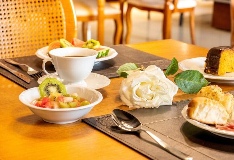 Castelo De Itaipava   Hotel, Eventos E Gastronomia