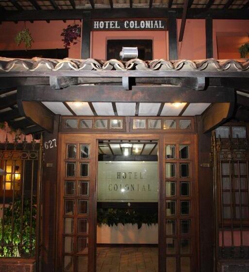 ホテル Colonial