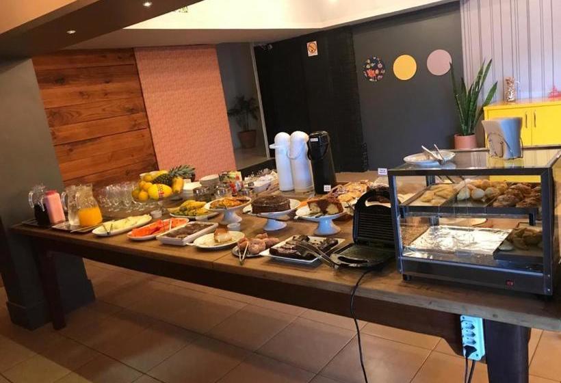 Отель Comoditá Ltda