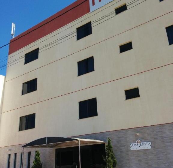 בית מלון כפרי Conquista Palace