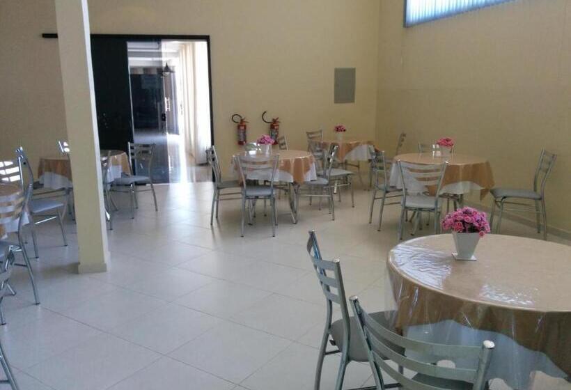 בית מלון כפרי Conquista Palace