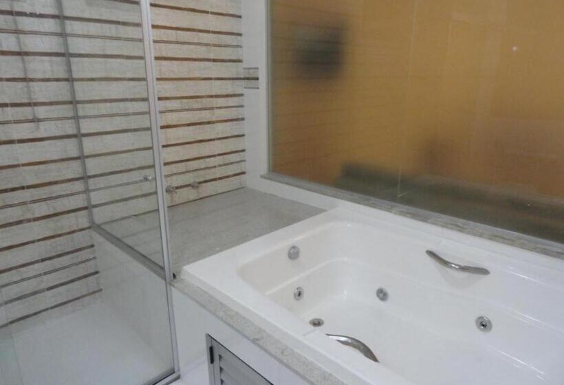 Отель Di Napoli Plaza