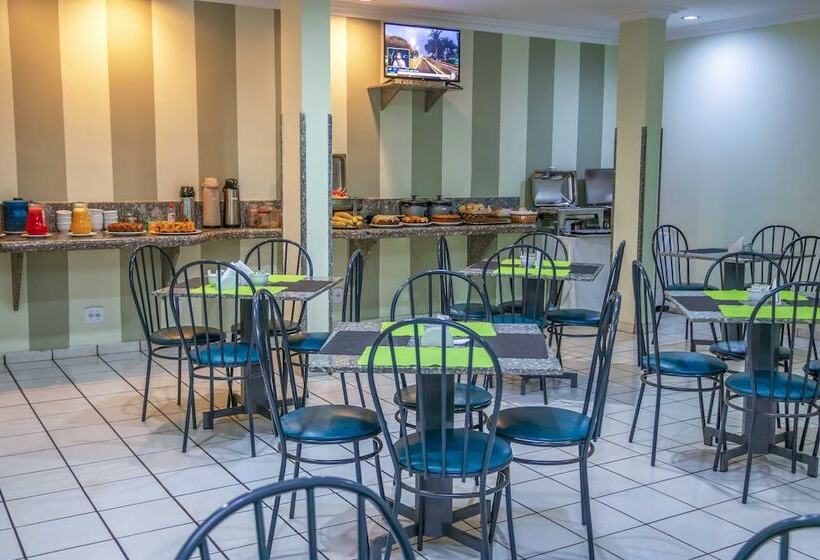 Отель Portucali