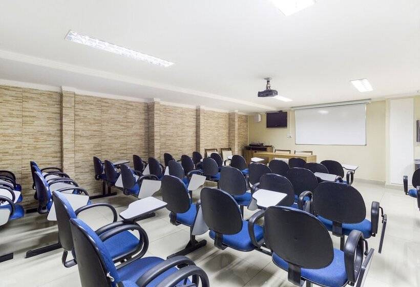 酒店 Via Universitária