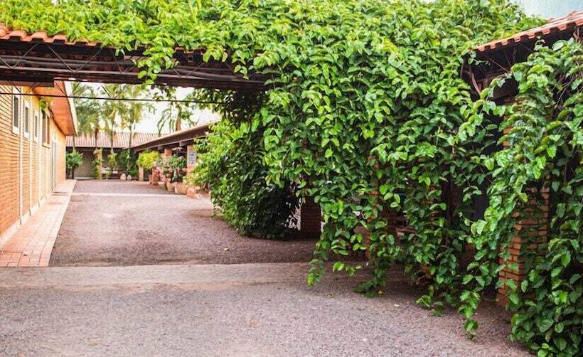 בית מלון כפרי Vila Romana Park