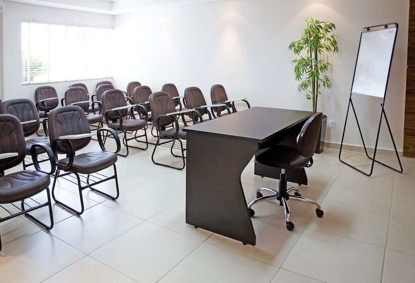 Ville Hotel Gramadão