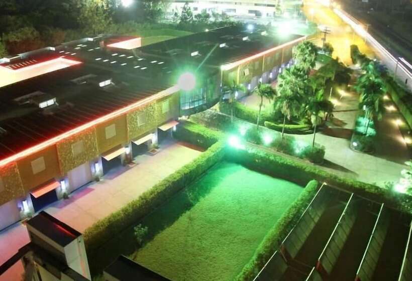 Liverpool Hotel & Motel