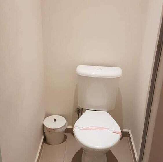 Liverpool Hotel & Motel