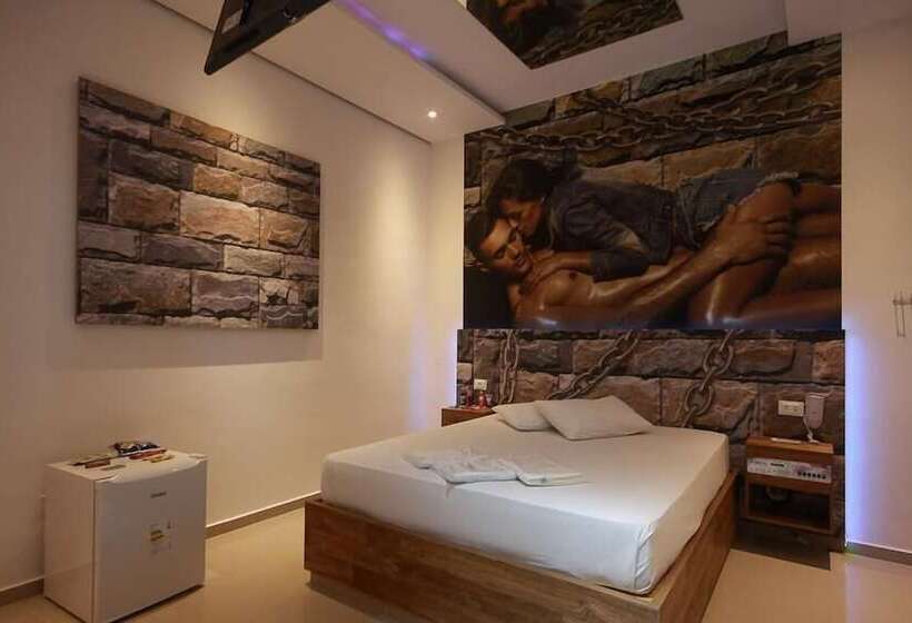 Liverpool Hotel & Motel