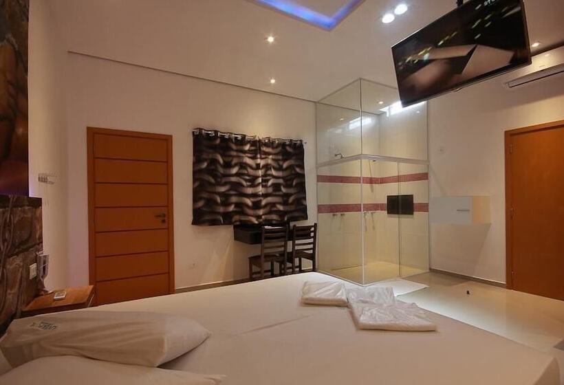 Liverpool Hotel & Motel