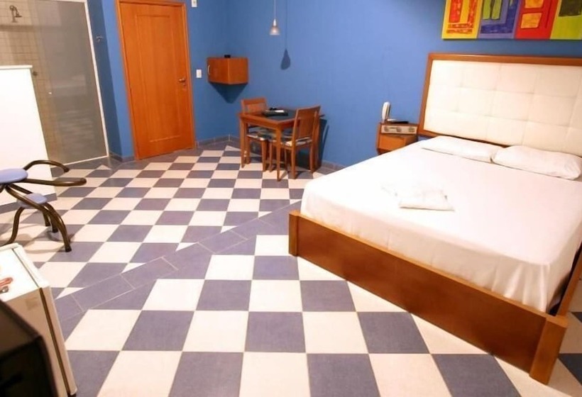 Liverpool Hotel & Motel