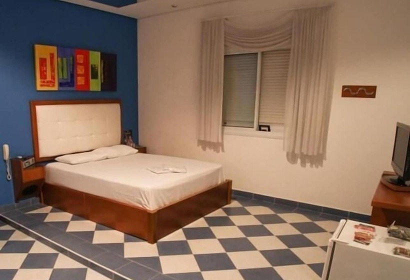 Liverpool Hotel & Motel