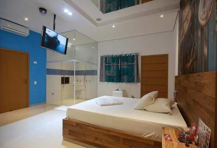 Liverpool Hotel & Motel