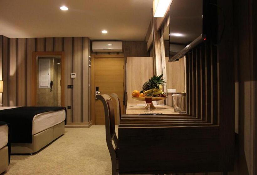 تختخواب و صبحانه Neba Royal