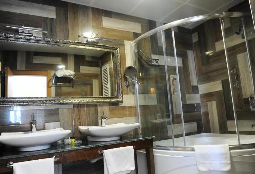 تختخواب و صبحانه Neba Royal