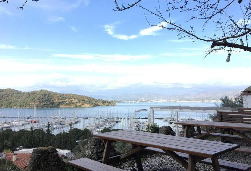 El Camino Hostel & Pub