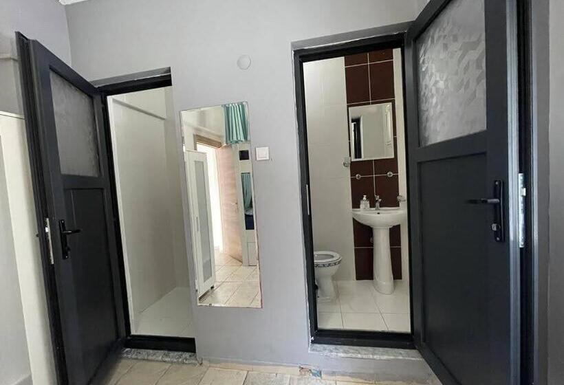 El Camino Hostel & Pub