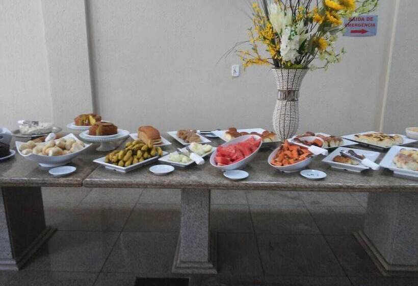 Отель Alzira Granada