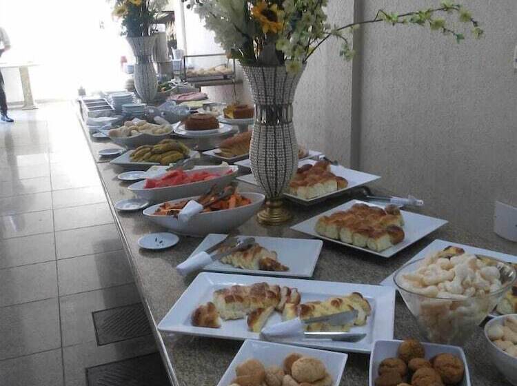 Отель Alzira Granada