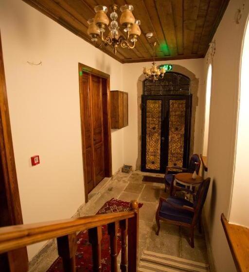 فندق Aristonicus Boutique