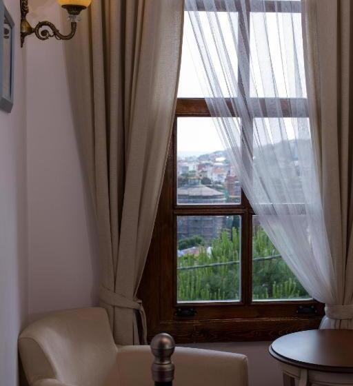 فندق Aristonicus Boutique