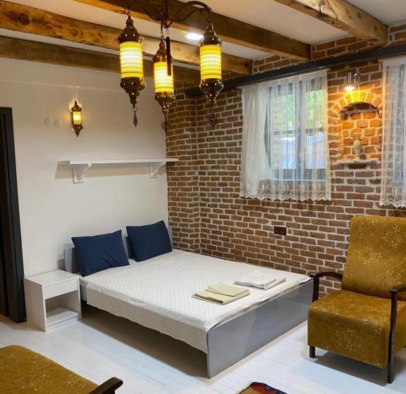 فندق Attalos Suites