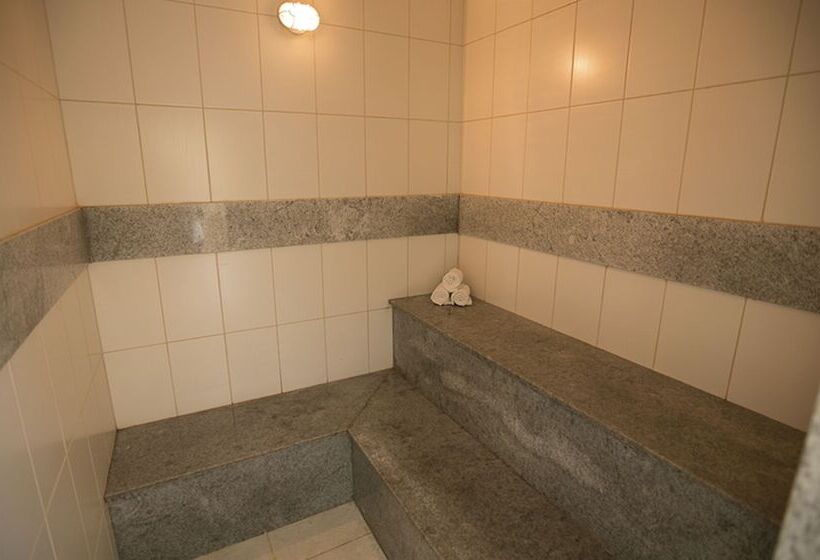 ホテル Biarritz Hplus Long Stay