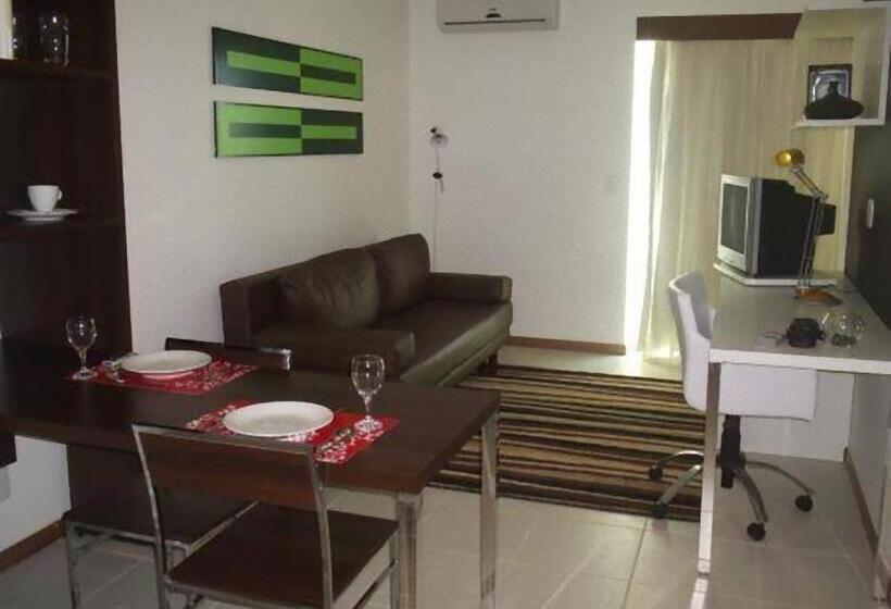 ホテル Biarritz Hplus Long Stay