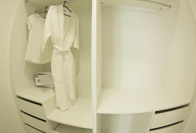 ホテル Biarritz Hplus Long Stay