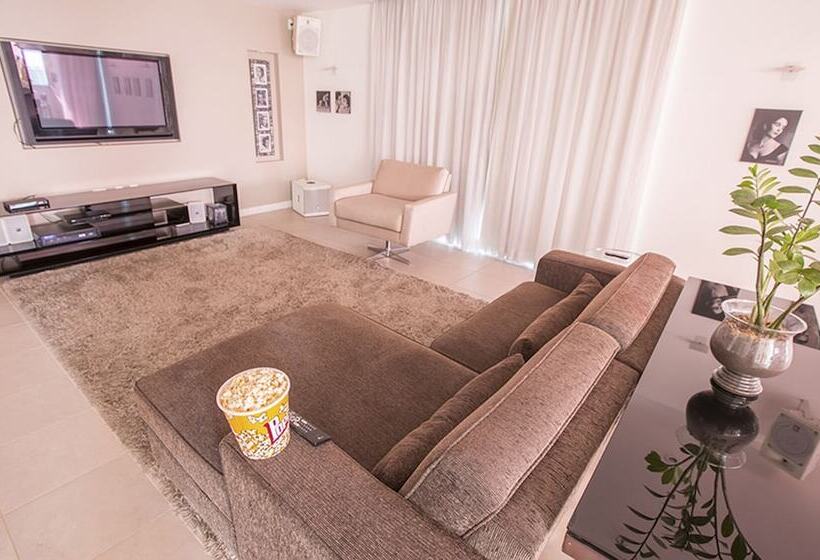 ホテル Biarritz Hplus Long Stay