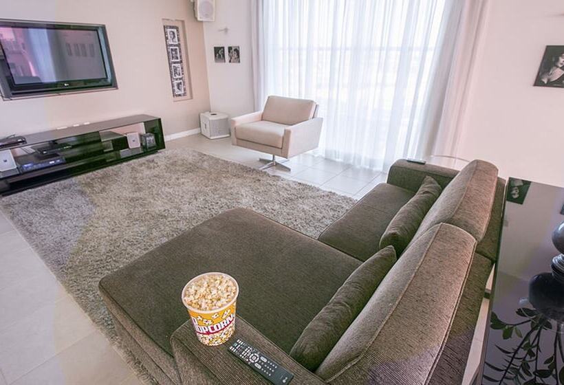 ホテル Biarritz Hplus Long Stay