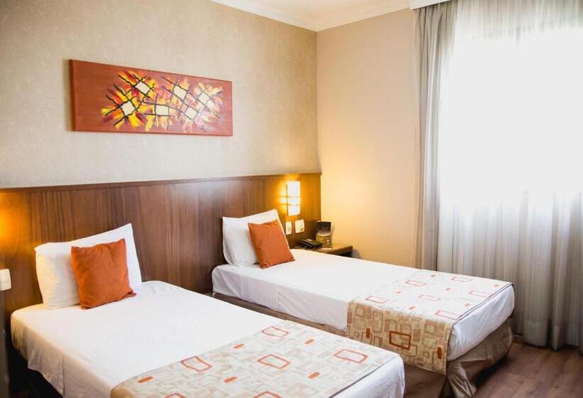 Class Hotel Varginha