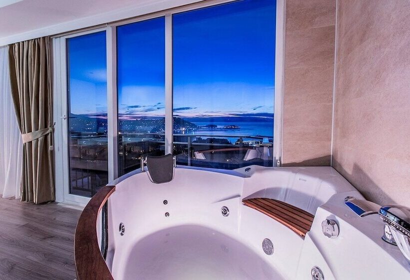 ホテル Demir Suit