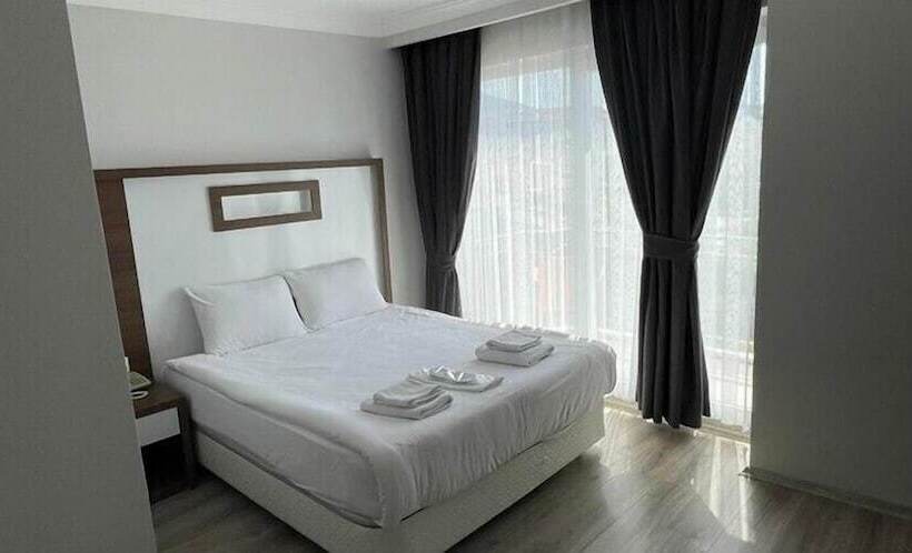 ホテル Demir Suit