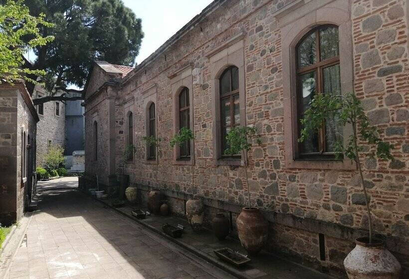 בית מלון כפרי Les Pergamon