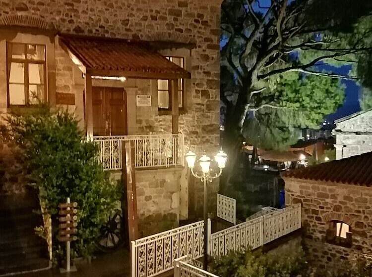 فندق Les Pergamon