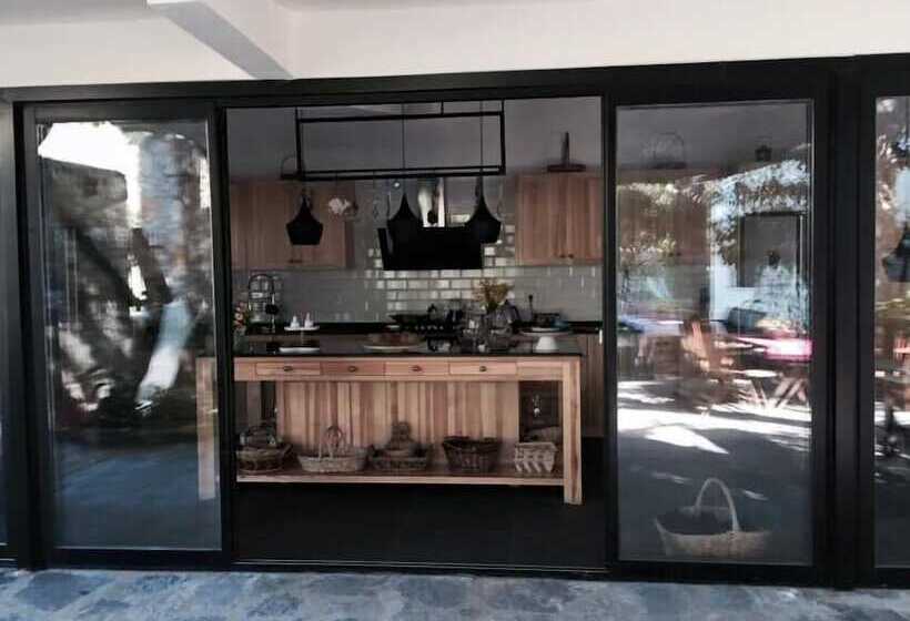 فندق Misafir Evi