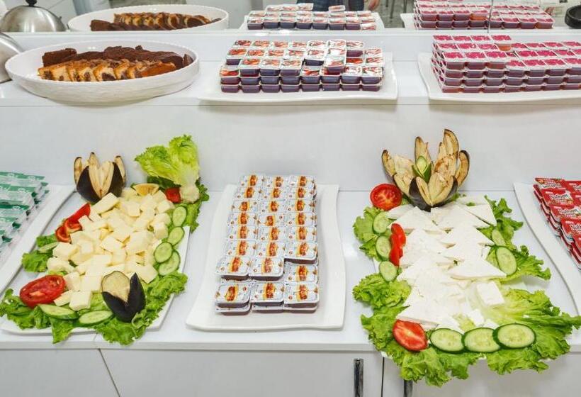 هتل Orange Airport