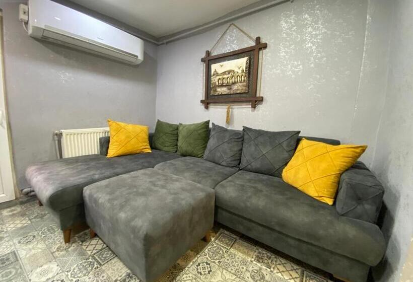 هتل Orange Airport