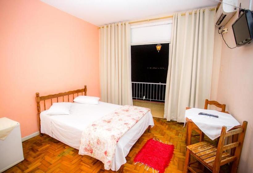 בית מלון כפרי Pelicano