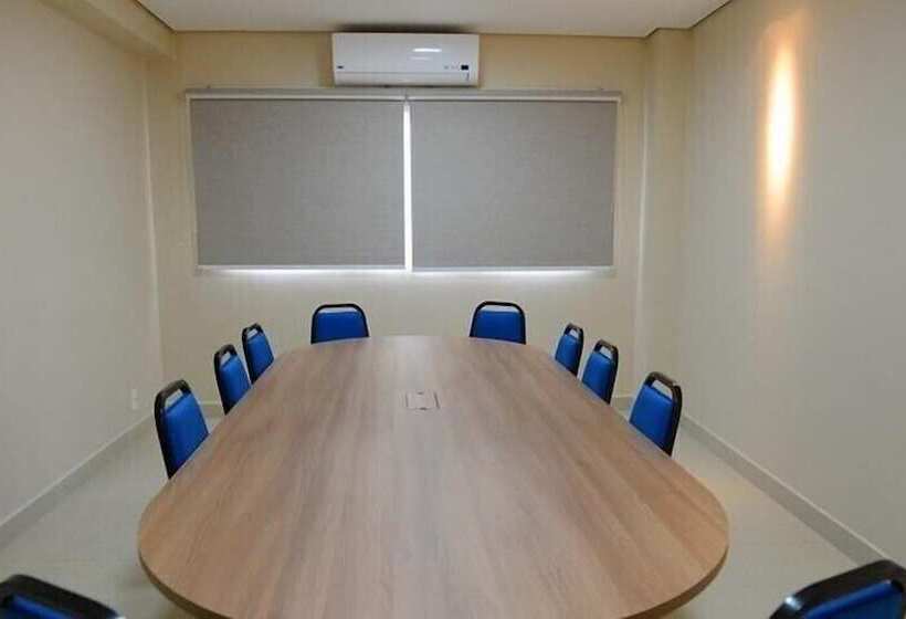 فندق Portal Da Amazonia